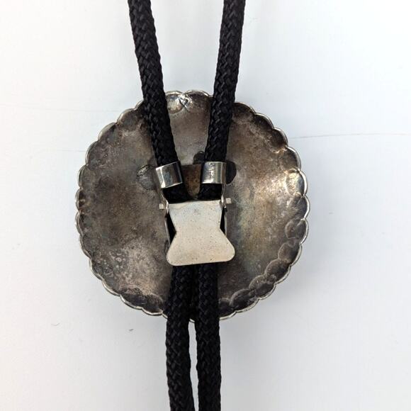 Tested Silver Bolo Tie Round Tooled Medallion Hand Etched - Picture 6 of 6